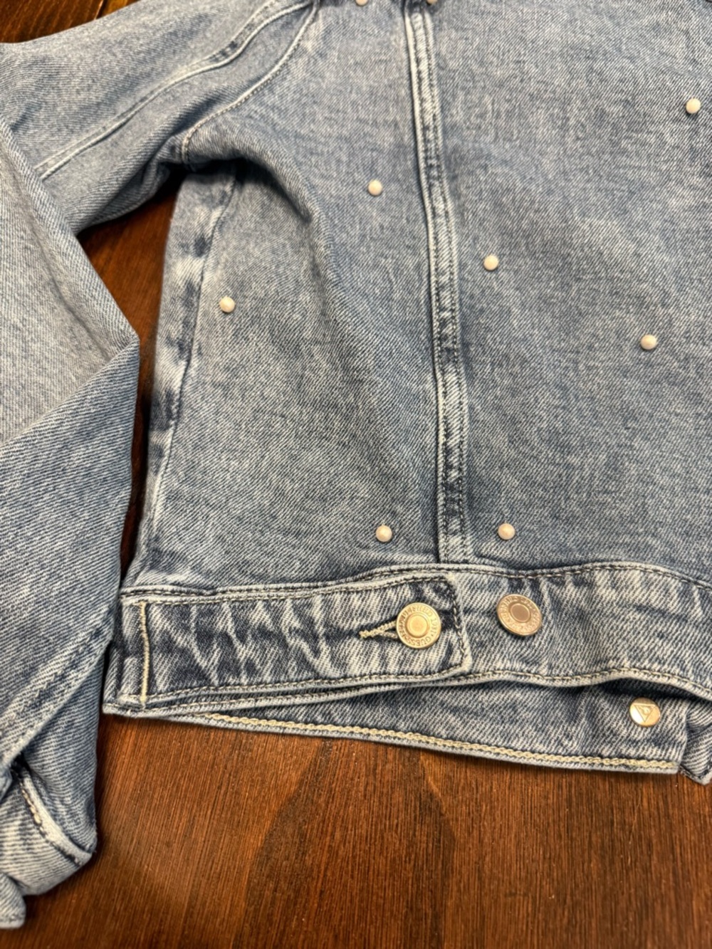 Vintage GUESS Pearl Denim Jacket. Y2K Light Wash Embellished Cropped Jean Coat S - Picture 16 of 16